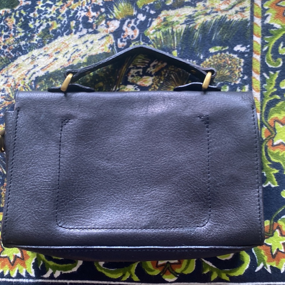 Madewell: Small Leather Crossbody Purse - Picture 2 of 5